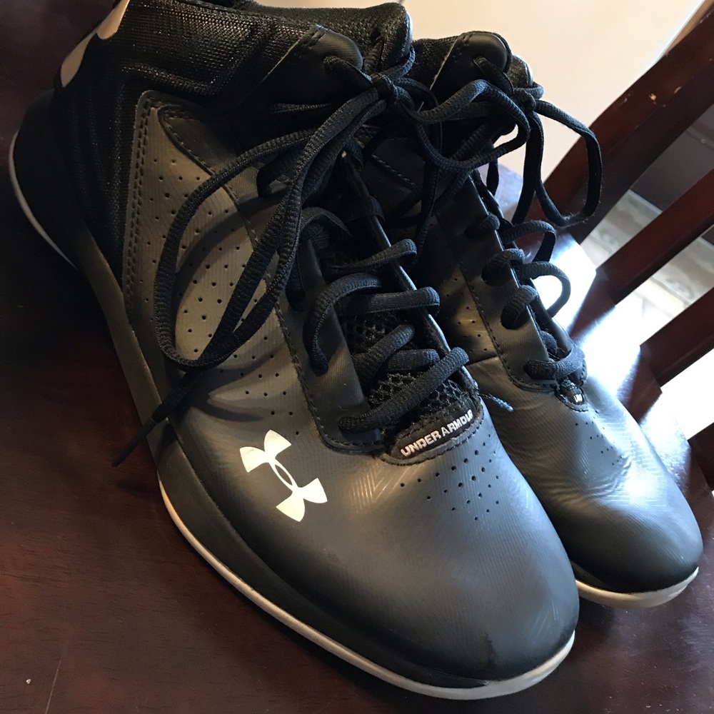 Boys basketball sneakers